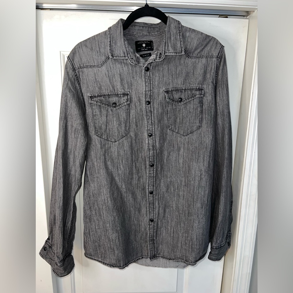 Men’s Gray Chambray button down